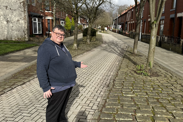 Tom Shaw on Agincourt Street